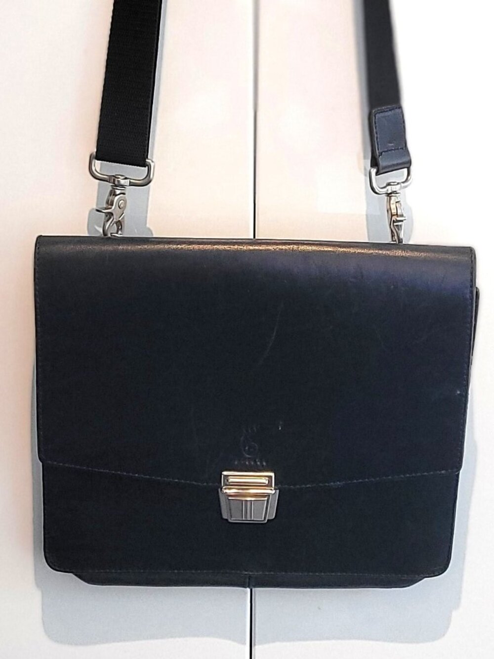 Vintage Men's Urban Utility Genuine Leather Small Black Laptop/Messenger Bag